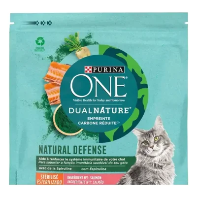 Purina ONE DualNature - NATURAL DEFENSE - Croquettes Spécial Chat Stérilisé Saumon et Spiruline 1,4 kg
